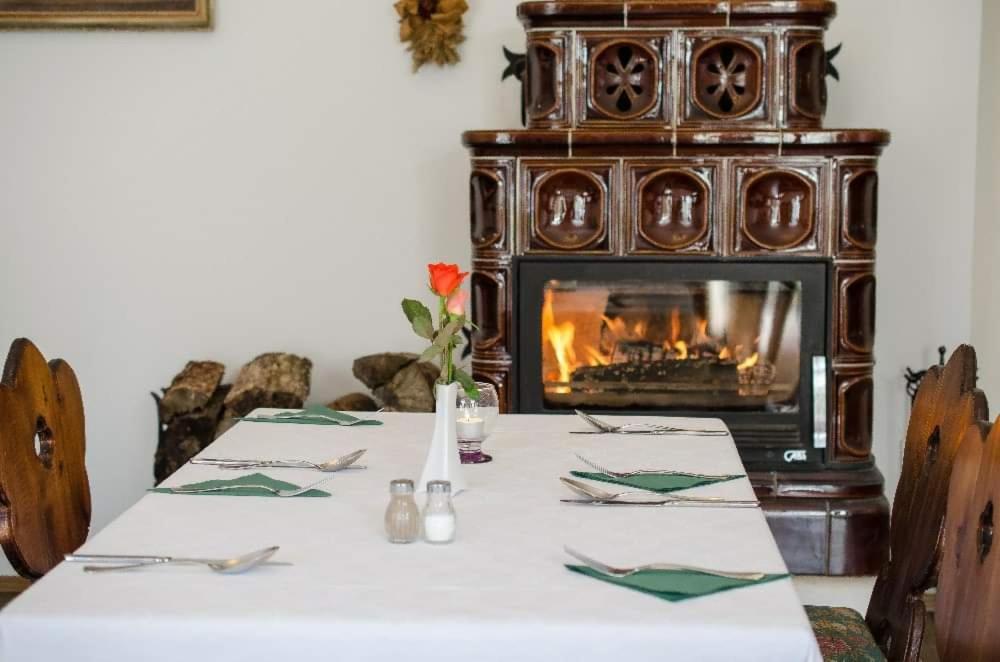 Lesni Hotel Perslak Nová Bystřice Zewnętrze zdjęcie
