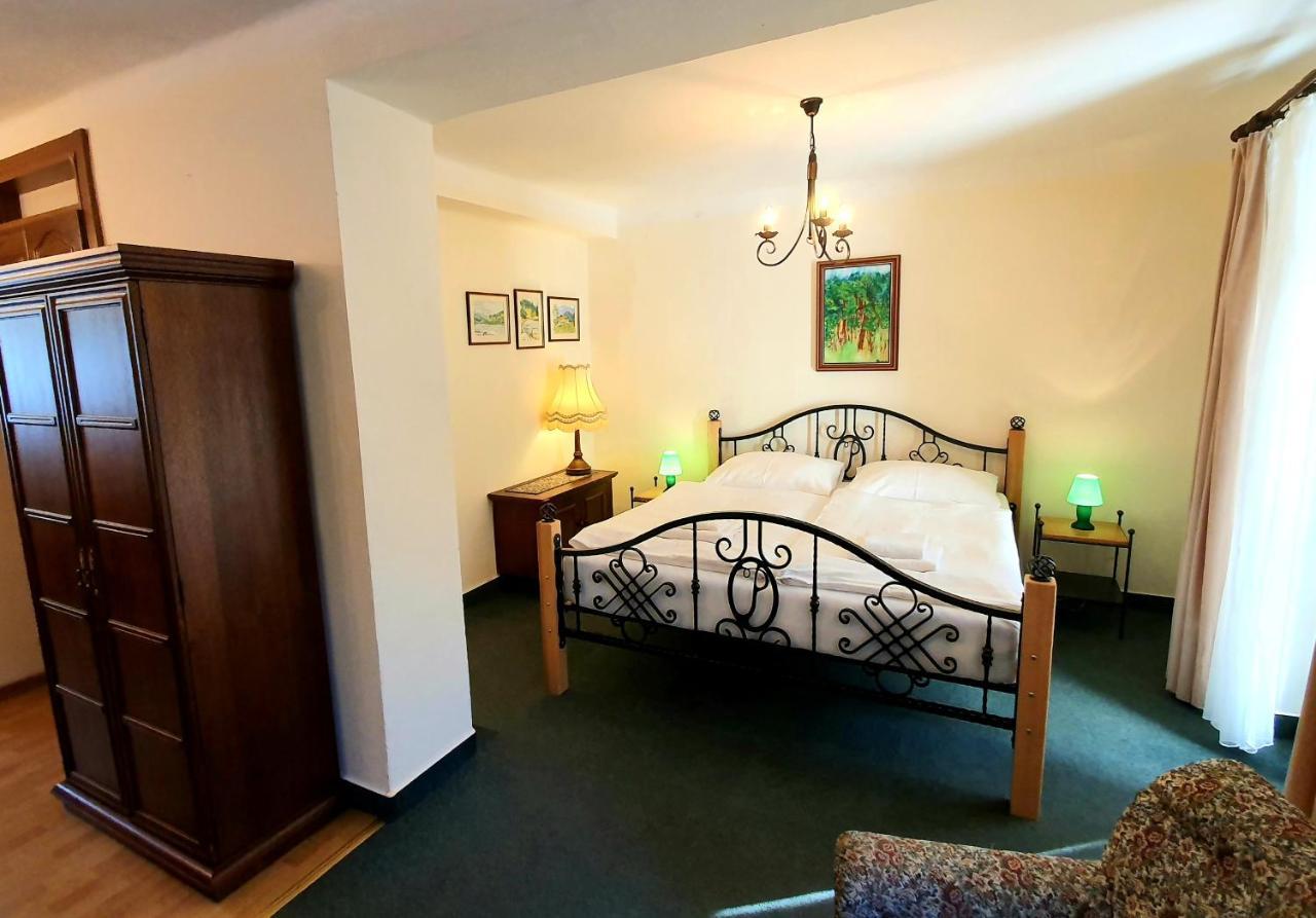 Lesni Hotel Perslak Nová Bystřice Zewnętrze zdjęcie