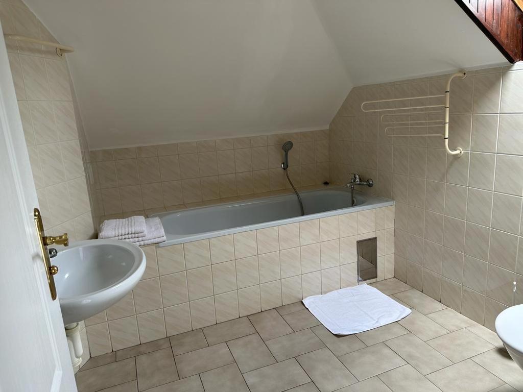 Lesni Hotel Perslak Nová Bystřice Zewnętrze zdjęcie
